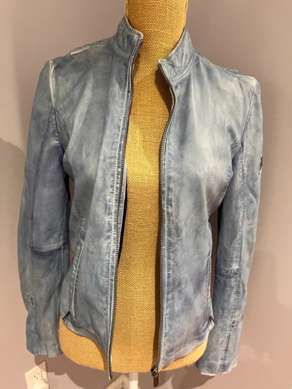 MAURITIUS Women’s Sofia 100% Lambskin Leather Moto Jacket Distressed Ice Blue